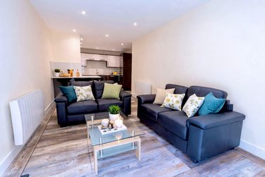 3 bed flat, Ecco, Highfield, Sheffield, S118BP - Image 2