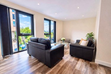 3 bed flat, Ecco, Highfield, Sheffield, S118BP - Image 2