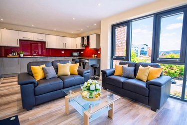 3 bed flat, Ecco, Highfield, Sheffield, S118BP - Image 1