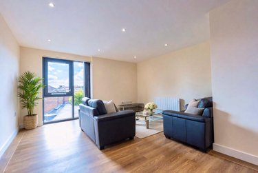 3 bed flat, Ecco, Highfield, Sheffield, S118BP - Image 1