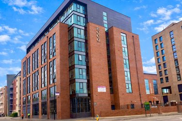 2 bed flat, Ecco, Highfield, Sheffield, S118BP - Image 1