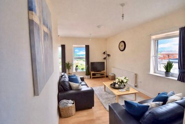 3 bed flat, Flat 1a Broom Street, Broomhall, Sheffield, S102DA - Image 1