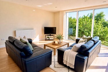 6 bed flat, 112 Ecclesall Road, Sharrow, Sheffield, S118JB - Image 1