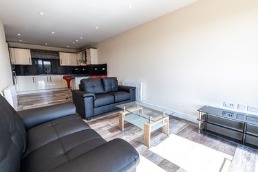 3 bed flat, Ecco, Highfield, Sheffield, S118BP - Image 3