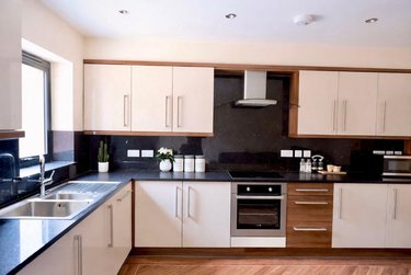 6 bed house, 6b Wilkinson Street, Devonshire Green, Sheffield, S102GA - Image 3