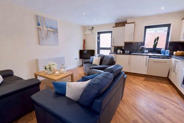 6 bed house, 6b Wilkinson Street, Devonshire Green, Sheffield, S102GA - Image 2