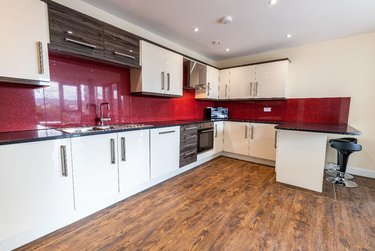 2 bed flat, Ecco, Highfield, Sheffield, S118BP - Image 1
