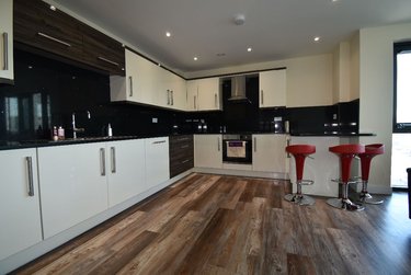 3 bed flat, Ecco, Highfield, Sheffield, S118BP - Image 1