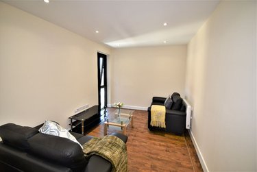 2 bed flat, Ecco, Highfield, Sheffield, S118BP - Image 3