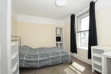 6 bed house, May Terrace, St Judes, Plymouth, PL48PP - Image 4