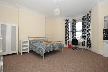 6 bed house, May Terrace, St Judes, Plymouth, PL48PP - Image 5