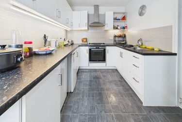 6 bed house, May Terrace, St Judes, Plymouth, PL48PP - Image 2