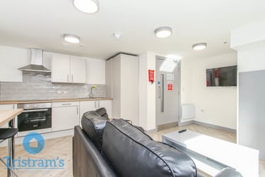 5 bed flat, Talbot Street, Nottingham, NG15GL - Image 3