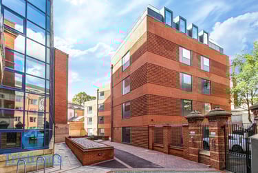 5 bed flat, Talbot Street, Nottingham, NG15GL - Image 1