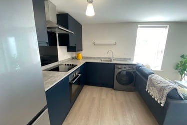 3 bed flat, Colwick Road, Nottingham, NG25FR - Image 2