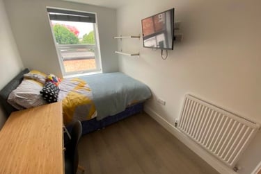 3 bed flat, Colwick Road, Nottingham, NG25FR - Image 3