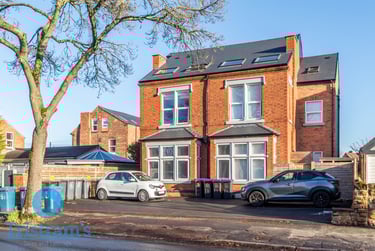 3 bed flat, Musters Road, Nottingham, NG27AF - Image 1