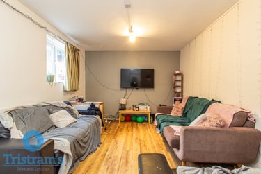 7 bed flat, Annesley Grove, Nottingham, NG14GU - Image 1