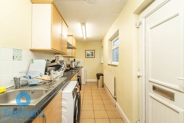 4 bed house, Beeston Road, Nottingham, NG72JS - Image 2