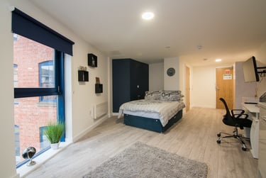 1 bed studio, Talbot Street, Nottingham, NG15GL - Image 1