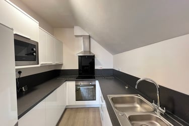 4 bed flat, Melton Road, Nottingham, NG26EP - Image 1