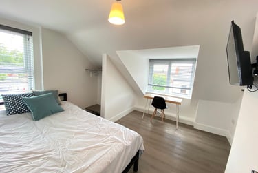 4 bed flat, Colwick Road, Nottingham, NG25FR - Image 1