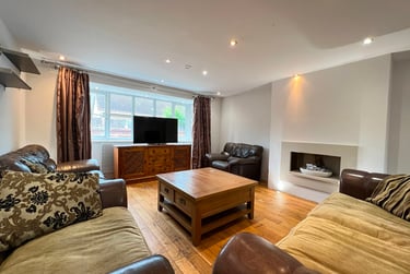 8 bed house, Melton Grove, Nottingham, NG27NX - Image 2