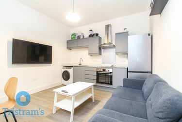 3 bed flat, Melton Road, West Bridgford, Nottingham, NG27NW - Image 2