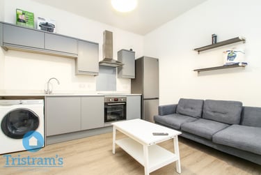 3 bed flat, Melton Road, West Bridgford, Nottingham, NG27NW - Image 3