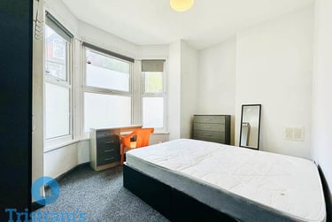 6 bed house, Derby Grove, Radford, Nottingham, NG71PE - Image 2