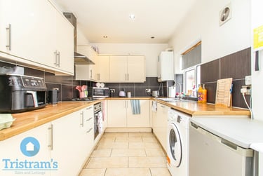 4 bed house, Loughborough Road, Nottingham, NG27JS - Image 2