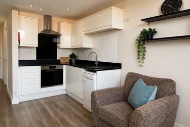 3 bed flat, Charnwood Grove, West Bridgford, Nottingham, NG27NT - Image 2