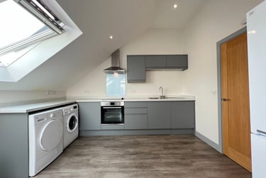 3 bed flat, Stratford Road, West Bridgford, Nottingham, NG26BA - Image 1
