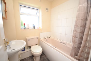 2 bed house, Braddock Close, Nottingham, NG72FN - Image 9
