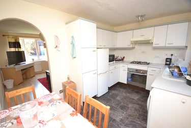 2 bed house, Braddock Close, Nottingham, NG72FN - Image 3