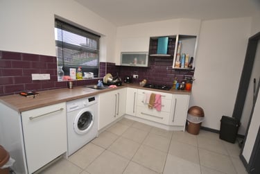 2 bed house, Hoyland Avenue, Dunkirk, Nottingham, NG72NJ - Image 2