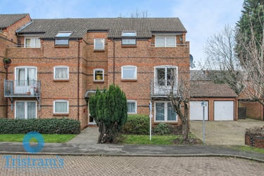 2 bed flat, Tonnelier Road, Nottingham, NG72RW - Image 1