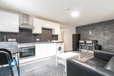 2 bed flat, Church Street, Nottingham, NG72FF - Image 2