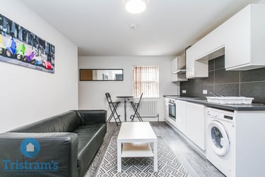 2 bed flat, Church Street, Nottingham, NG72FF - Image 3