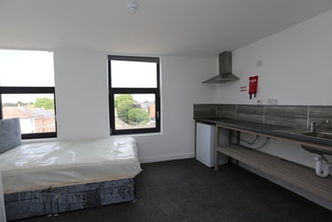 1 bed studio, Birkin Avenue, Nottingham, NG75AR - Image 1