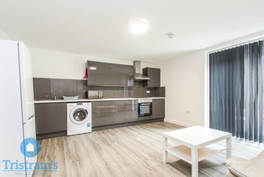2 bed flat, Henry Road, Nottingham, NG72DR - Image 1