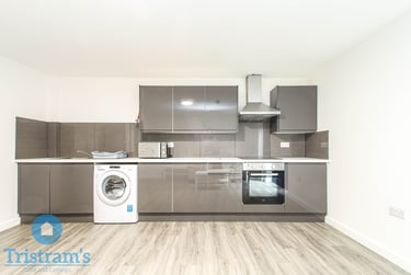 2 bed flat, Henry Road, Nottingham, NG72DR - Image 2