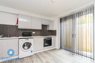 2 bed flat, Henry Road, Nottingham, NG72DR - Image 1