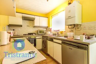 2 bed house, Bedarra Grove, Nottingham, NG72EJ - Image 3