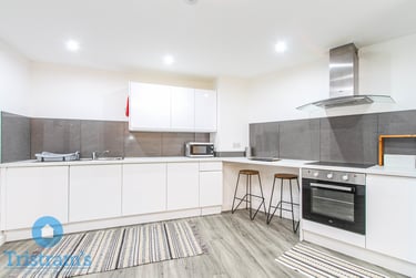 2 bed flat, Henry Road, Nottingham, NG72DR - Image 1