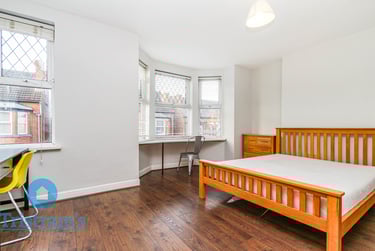 6 bed house, Kimbolton Avenue, Nottingham, NG71PT - Image 2