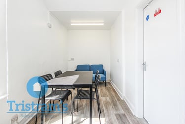 4 bed flat, Castle Boulevard, Nottingham, NG71GY - Image 3