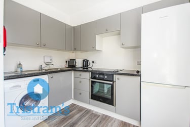 4 bed flat, Castle Boulevard, Nottingham, NG71GY - Image 2