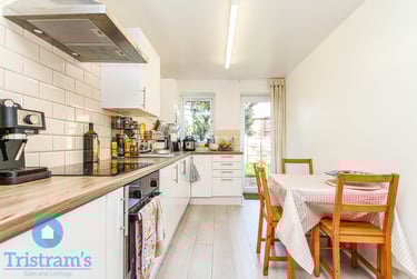 4 bed house, Western Boulevard, Nottingham, NG81PE - Image 2