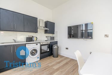 3 bed flat, Loughborough Road, Nottingham, NG27JH - Image 2